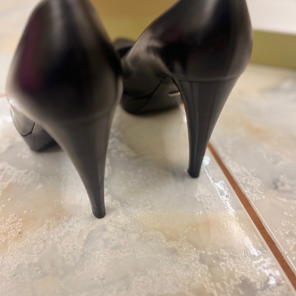 Sergio Rossi BLACK  Patent Leather Round-Toe Platform Pumps! - Picture 13 of 16